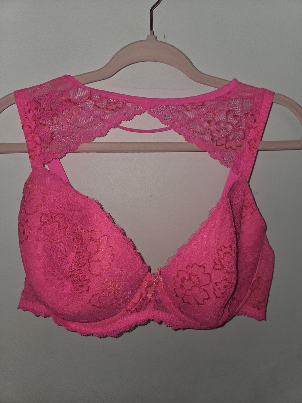 Floral Lace Underwire Bra in Hot Pink